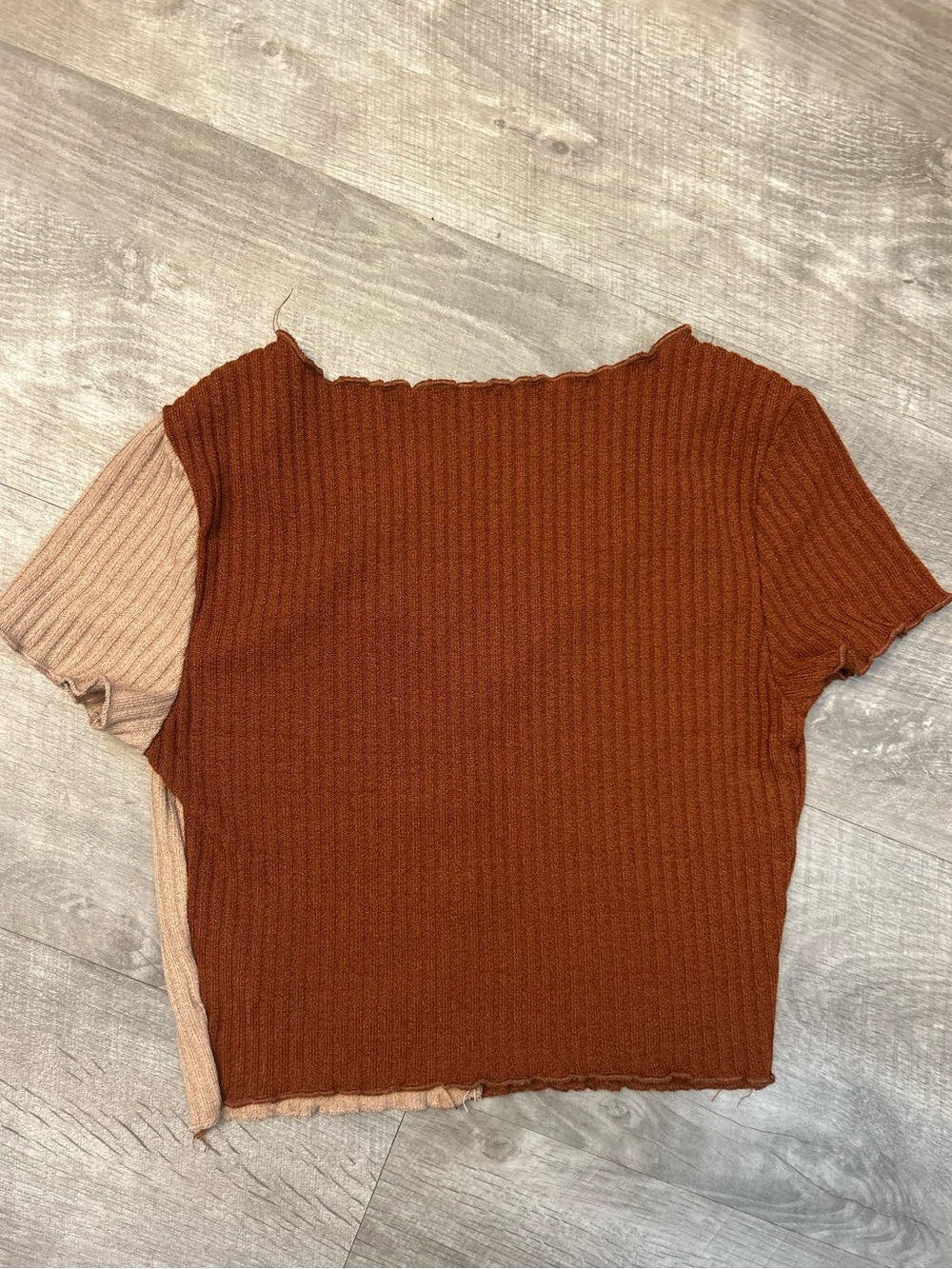 Two-Tone Ribbed Crop Top | SHEIN - Picture 3 of 4